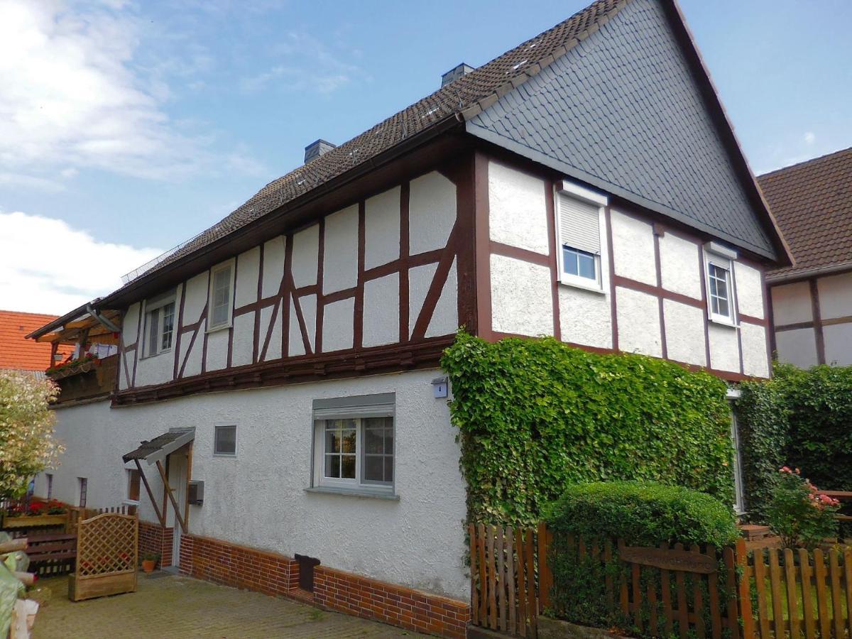 Small Apartment In Hesse With Terrace And Garden Frielendorf Luaran gambar