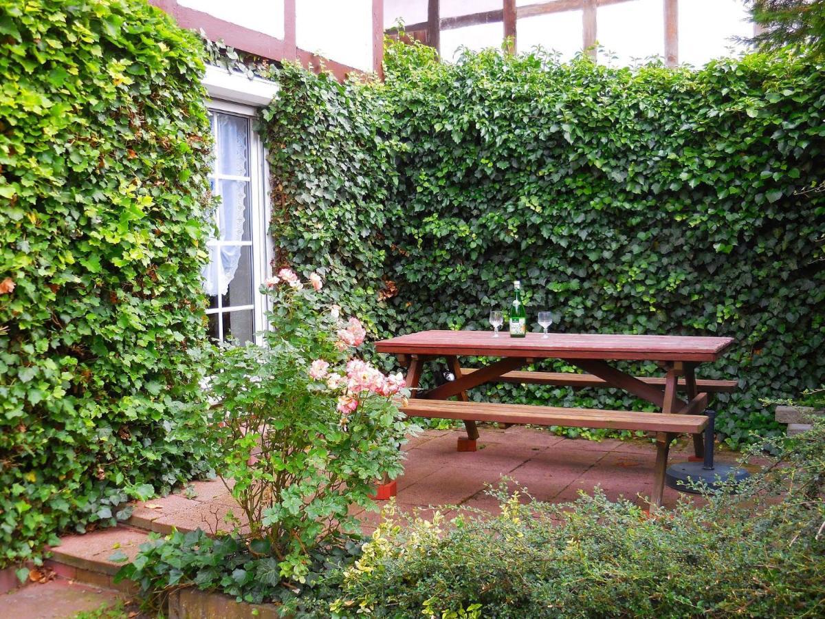 Small Apartment In Hesse With Terrace And Garden Frielendorf Luaran gambar