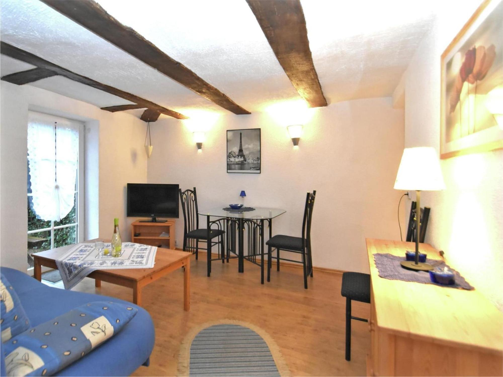 Small Apartment In Hesse With Terrace And Garden Frielendorf Luaran gambar