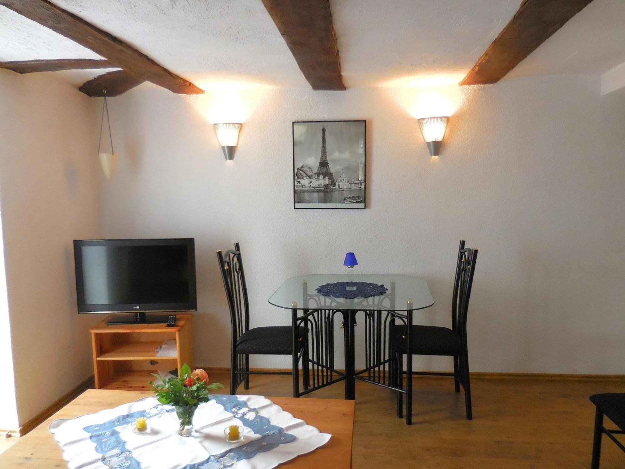 Small Apartment In Hesse With Terrace And Garden Frielendorf Luaran gambar